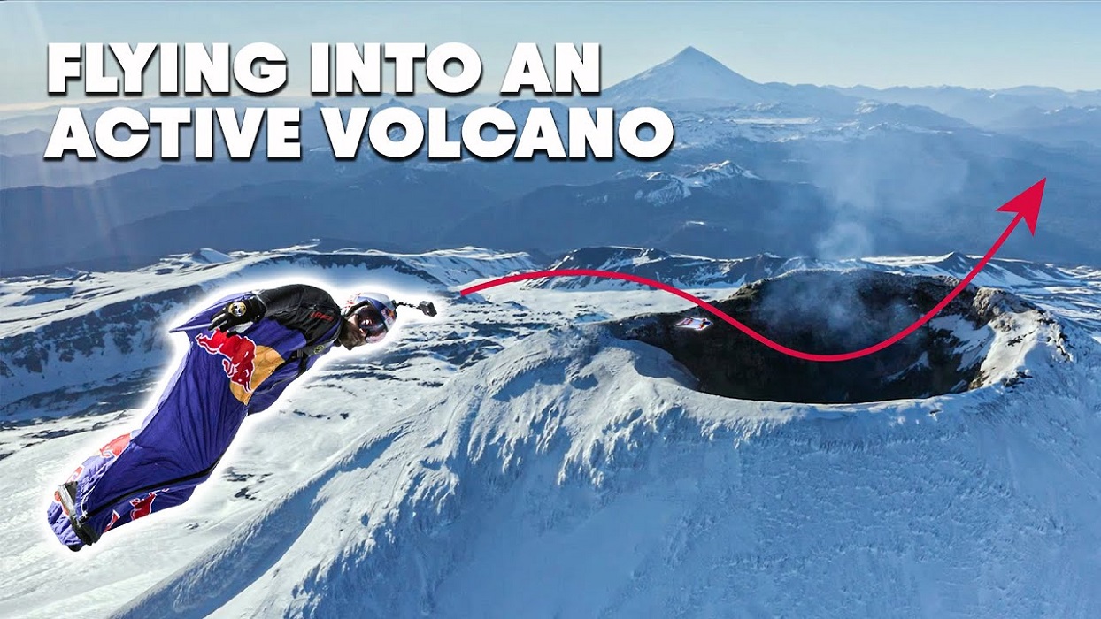 L’ex pilota dell’aeronautica cilena vola dentro e fuori da un vulcano attivo