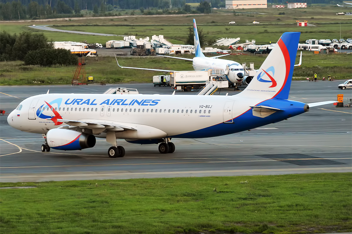 Уральские авиакомпании отзывы. A320 Ural Airlines. Урал Эйрлайнс. Уральские авиалинии парк самолетов 2022. Silk Avia авиакомпания.