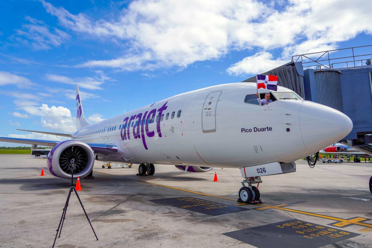 la-startup-dominicana-arajet-aterriza-en-el-salvador-con-el-737-max